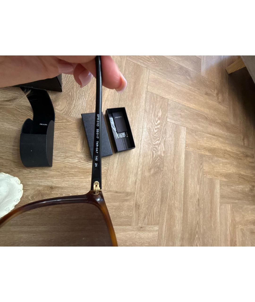 PRADA Коричневые пластиковые солнцезащитные очки, фото 5