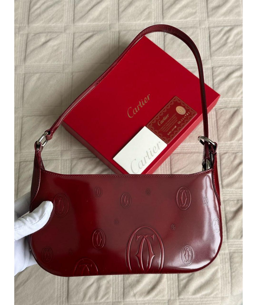 CARTIER Красная сумка с короткими ручками из лакированной кожи, фото 8