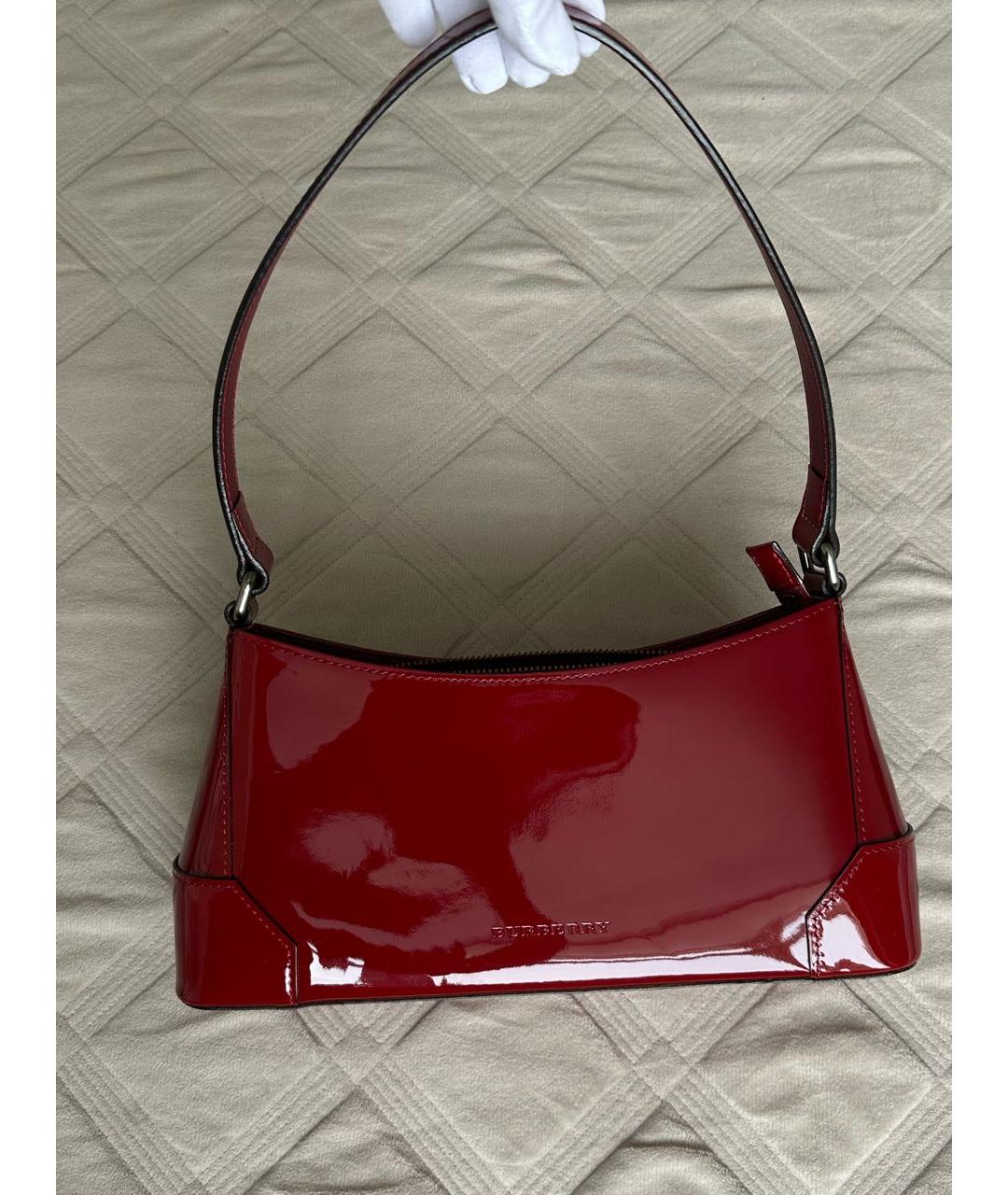 BURBERRY Красная сумка через плечо из лакированной кожи, фото 2