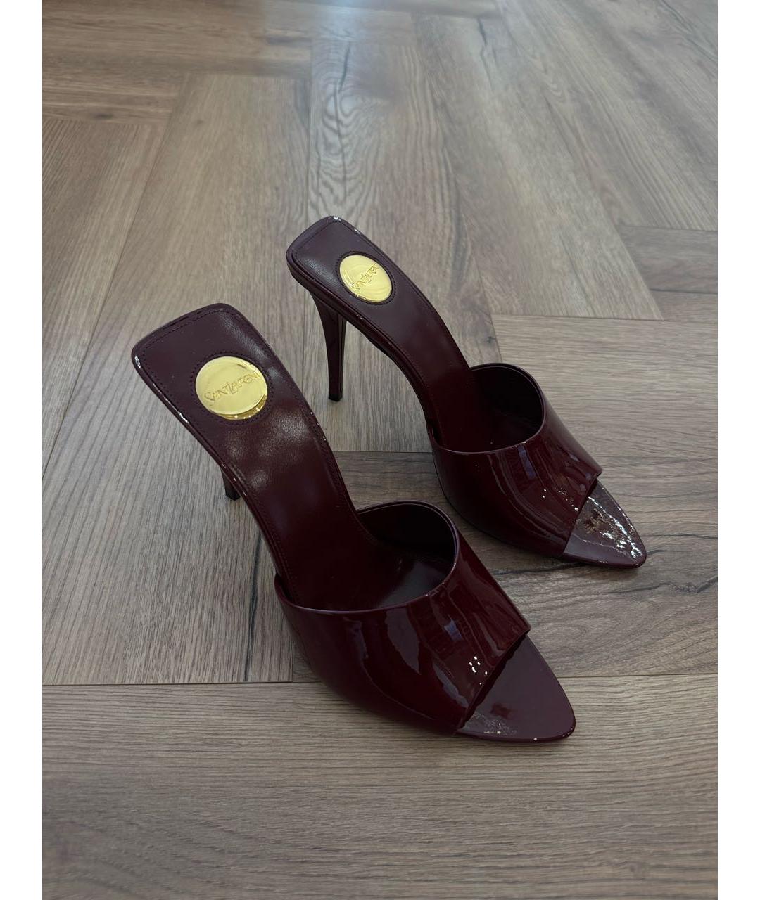SAINT LAURENT Бордовые мюли из лакированной кожи, фото 2