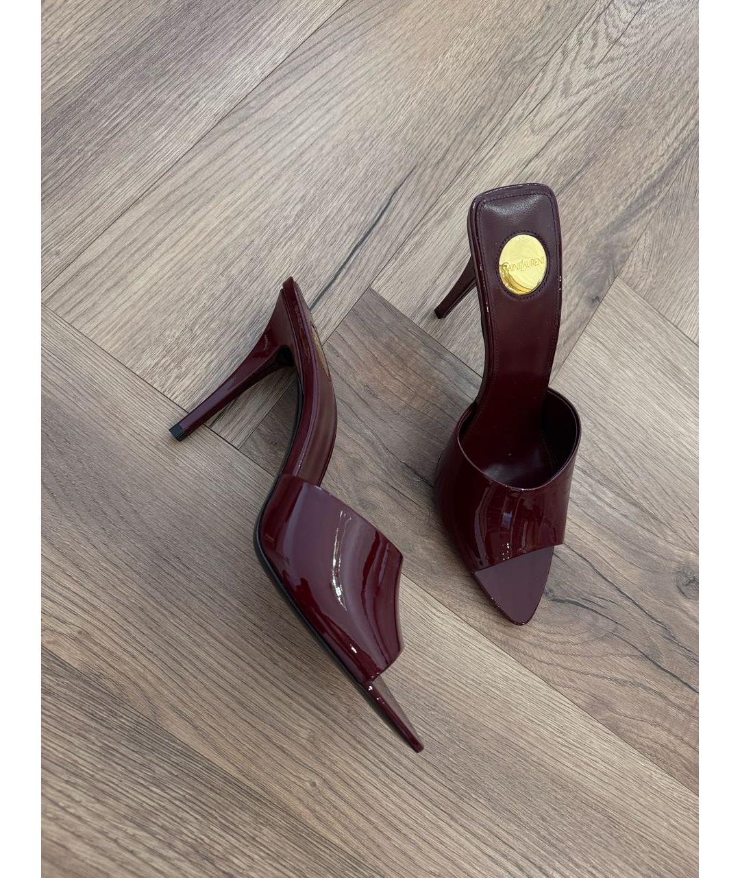 SAINT LAURENT Бордовые мюли из лакированной кожи, фото 5