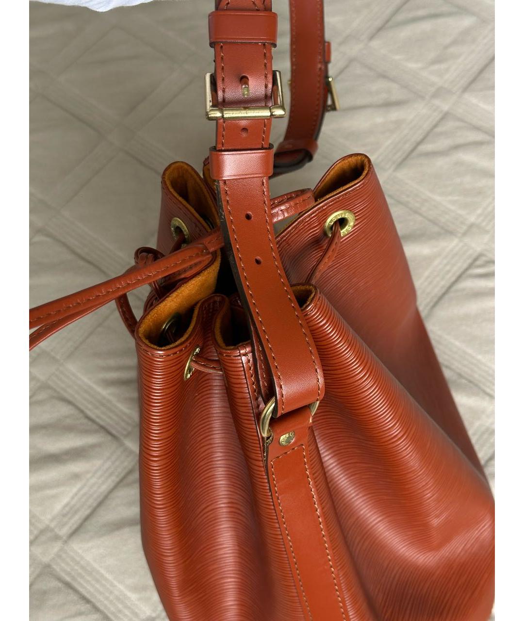 LOUIS VUITTON Красная кожаная сумка через плечо, фото 5