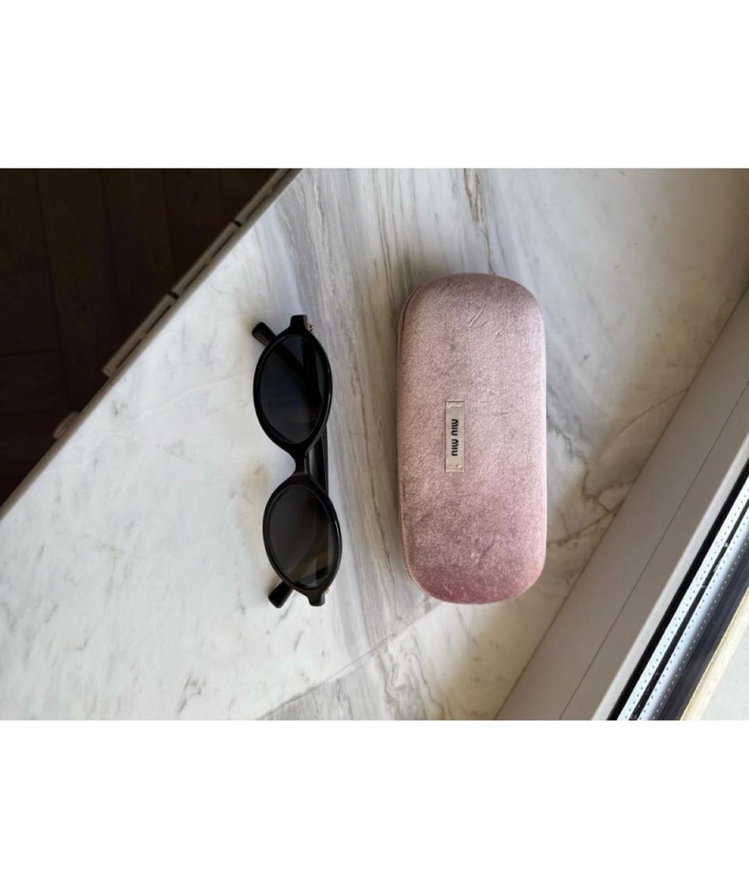 MIU MIU Черные пластиковые солнцезащитные очки, фото 4