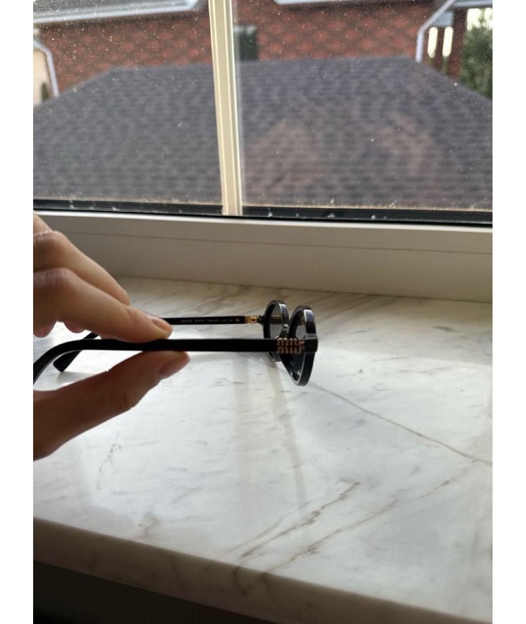 MIU MIU Черные пластиковые солнцезащитные очки, фото 3