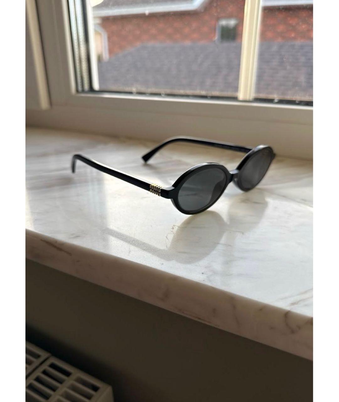 MIU MIU Черные пластиковые солнцезащитные очки, фото 2