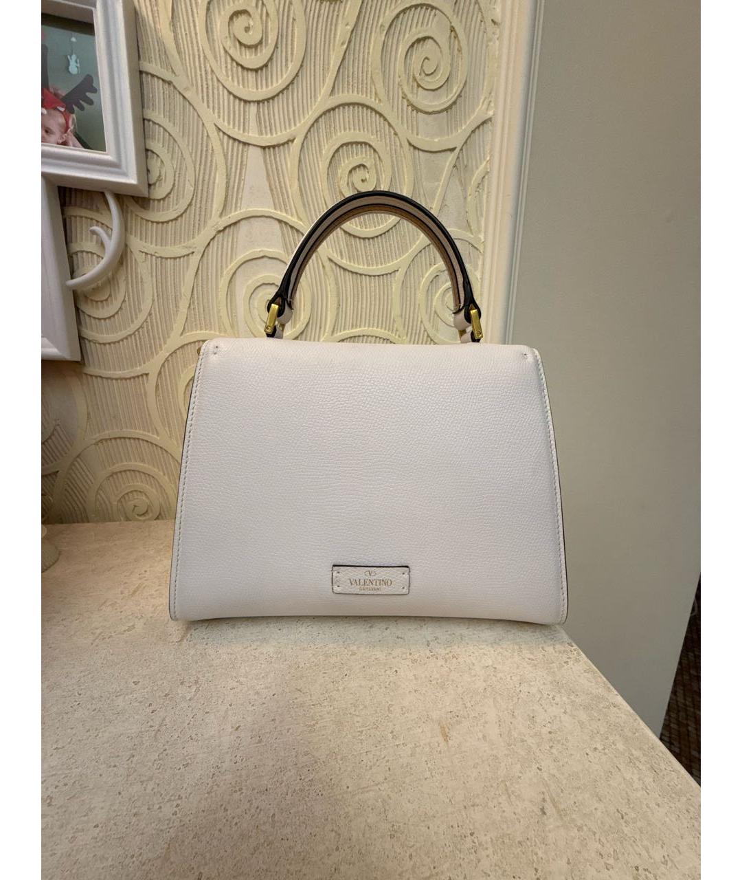 VALENTINO Белая кожаная сумка через плечо, фото 3