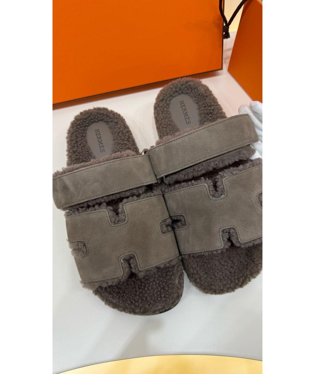 HERMES Антрацитовые замшевые сандалии, фото 4