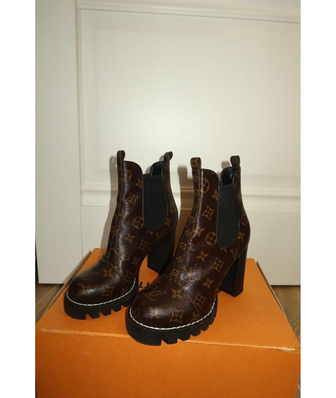 LOUIS VUITTON Коричневые ботильоны из лакированной кожи, фото 2