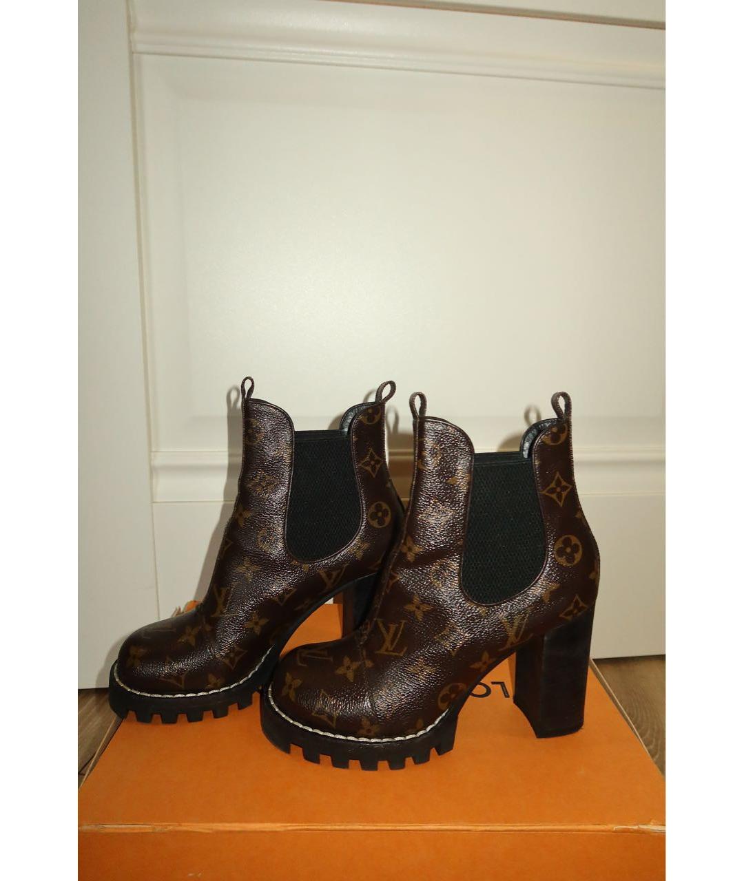 LOUIS VUITTON Коричневые ботильоны из лакированной кожи, фото 5