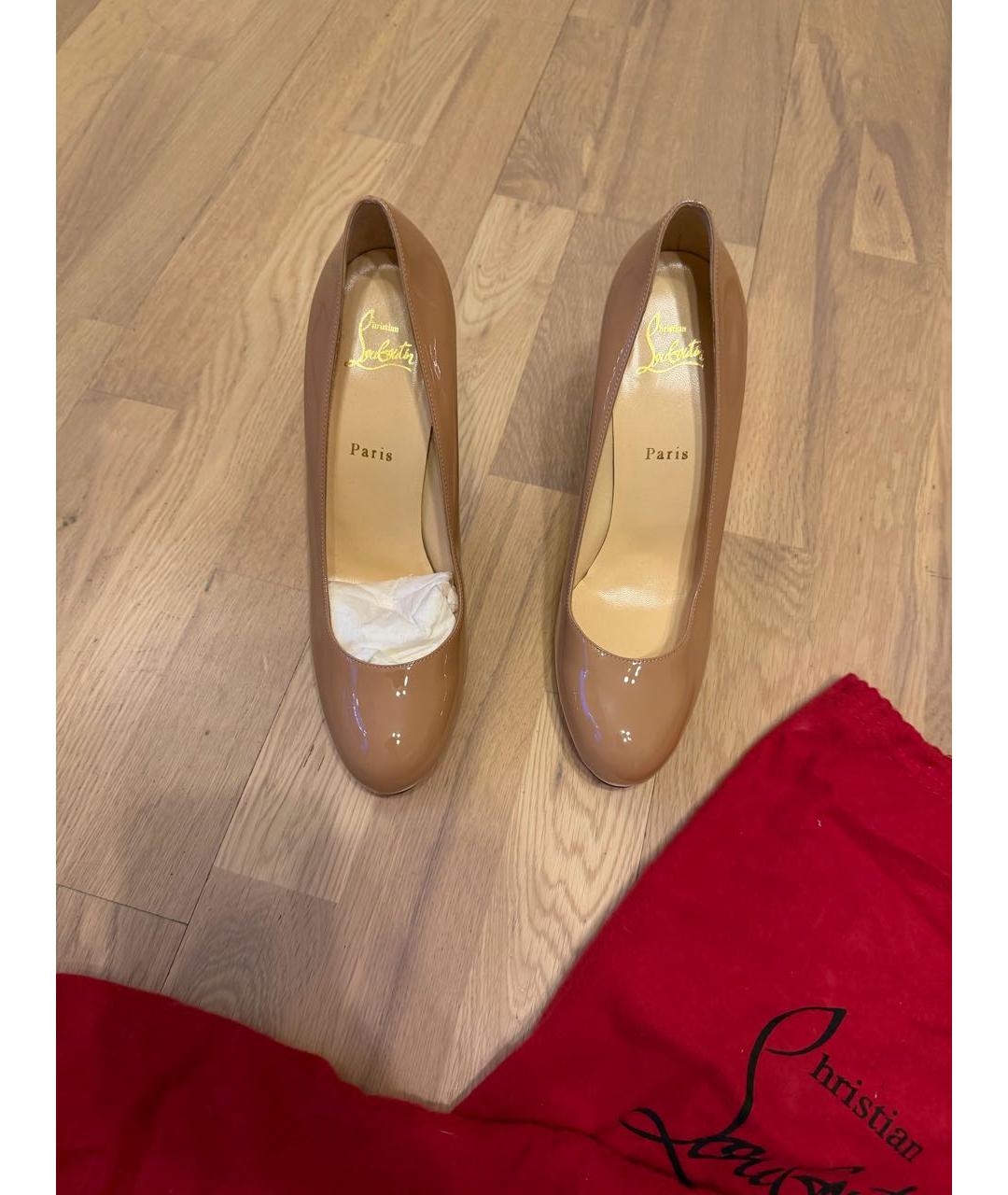 CHRISTIAN LOUBOUTIN Бежевые туфли из лакированной кожи, фото 2