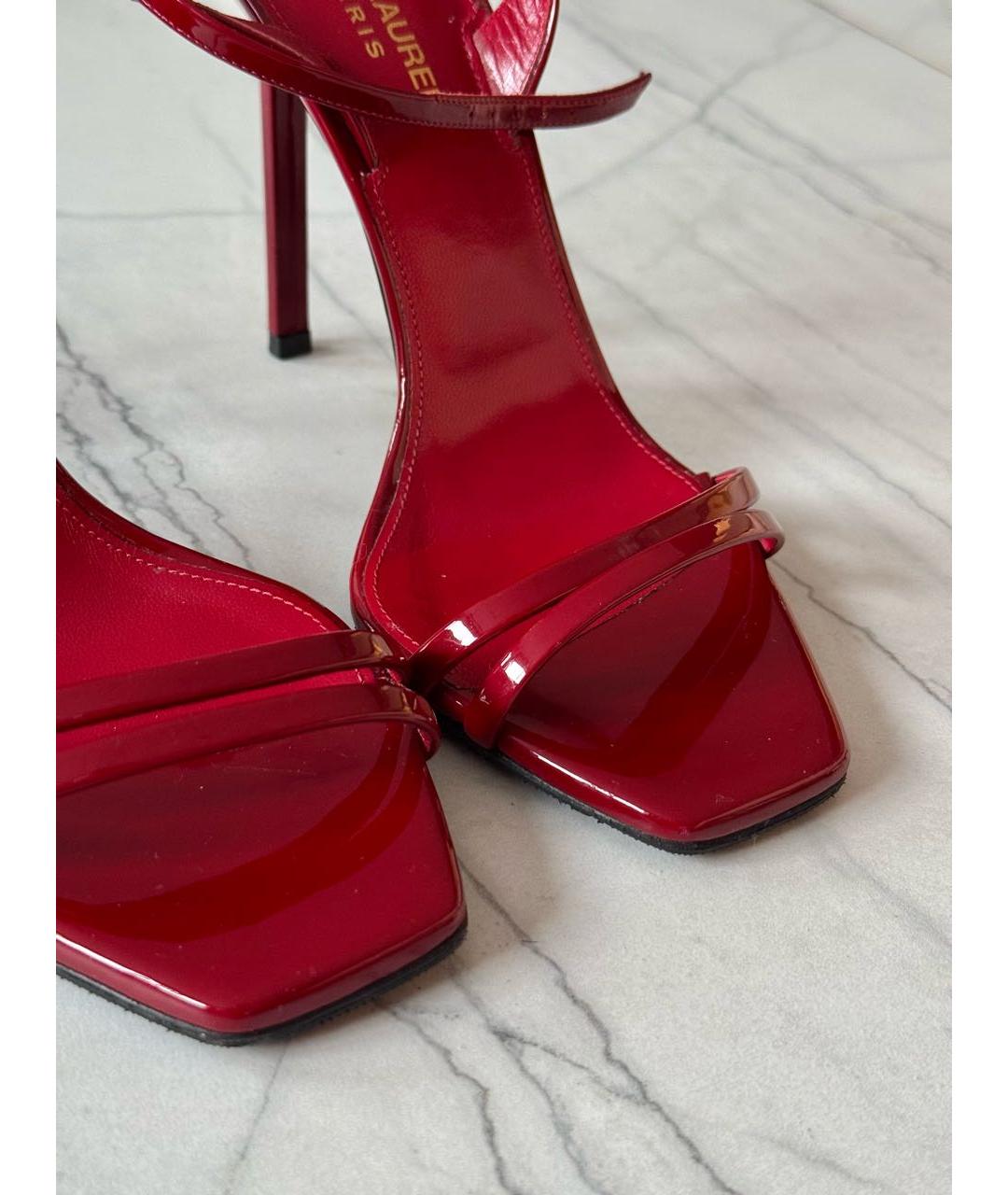 SAINT LAURENT Красные босоножки из лакированной кожи, фото 8