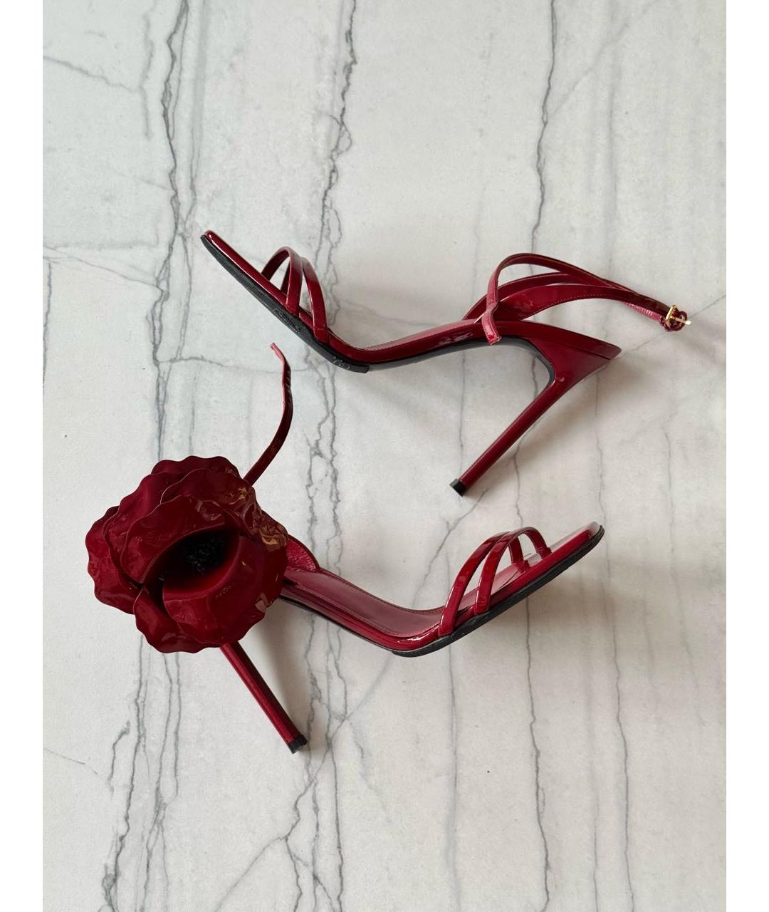 SAINT LAURENT Красные босоножки из лакированной кожи, фото 2