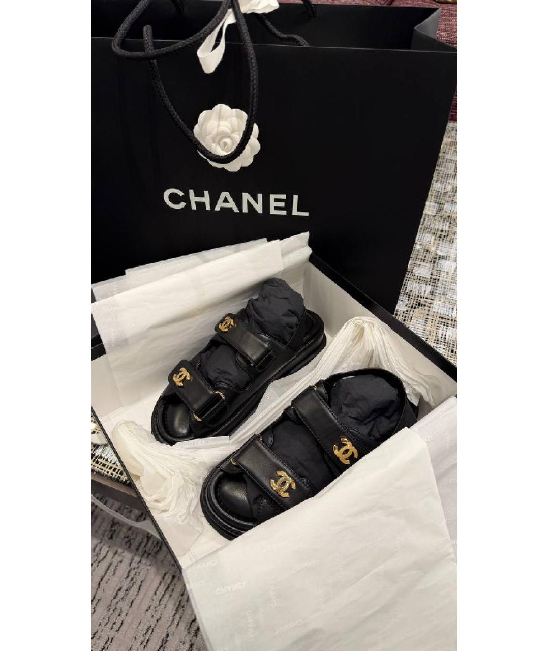 CHANEL Черные кожаные сандалии, фото 2