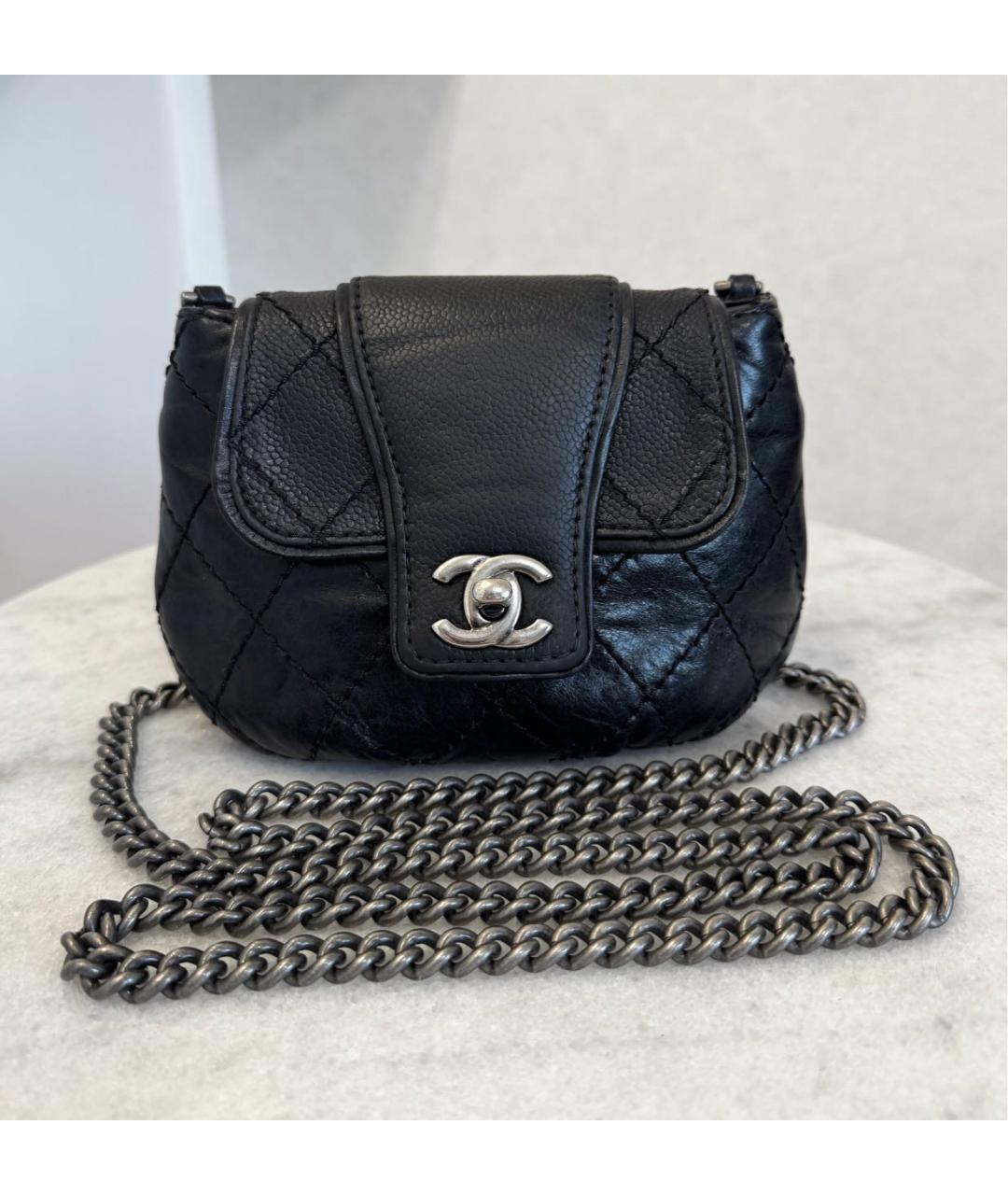CHANEL Черная кожаная сумка через плечо, фото 2
