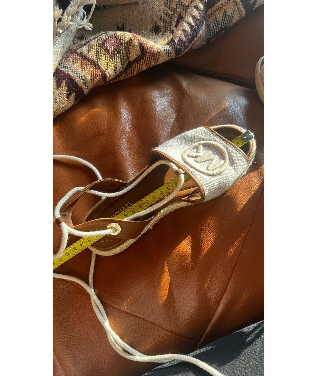 MICHAEL KORS Бежевые кожаные босоножки, фото 5