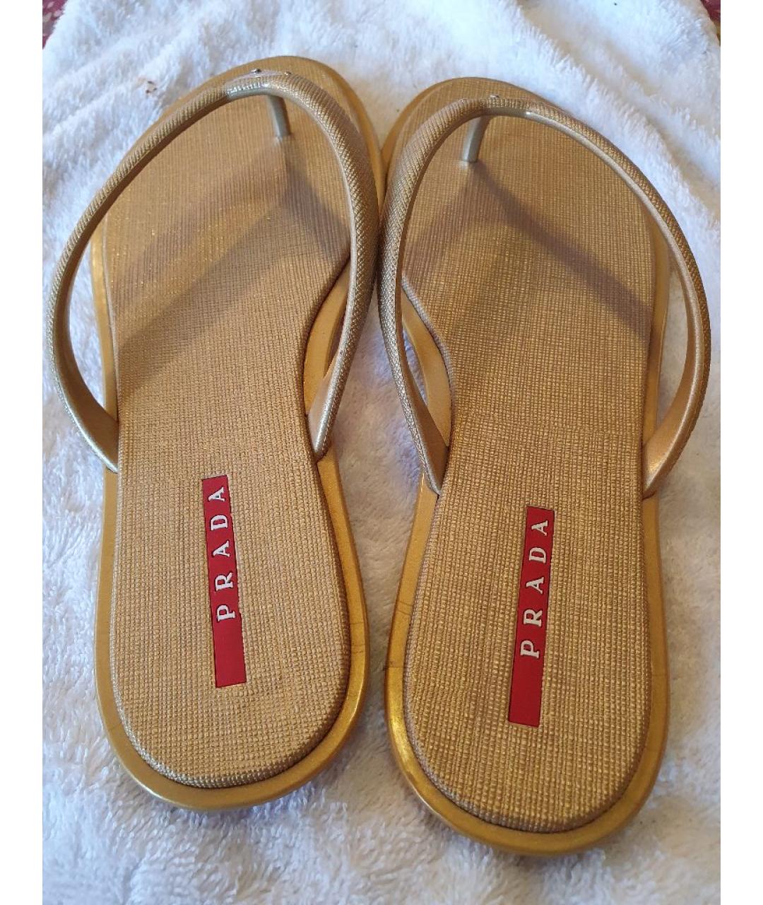PRADA Золотые резиновые шлепанцы, фото 4
