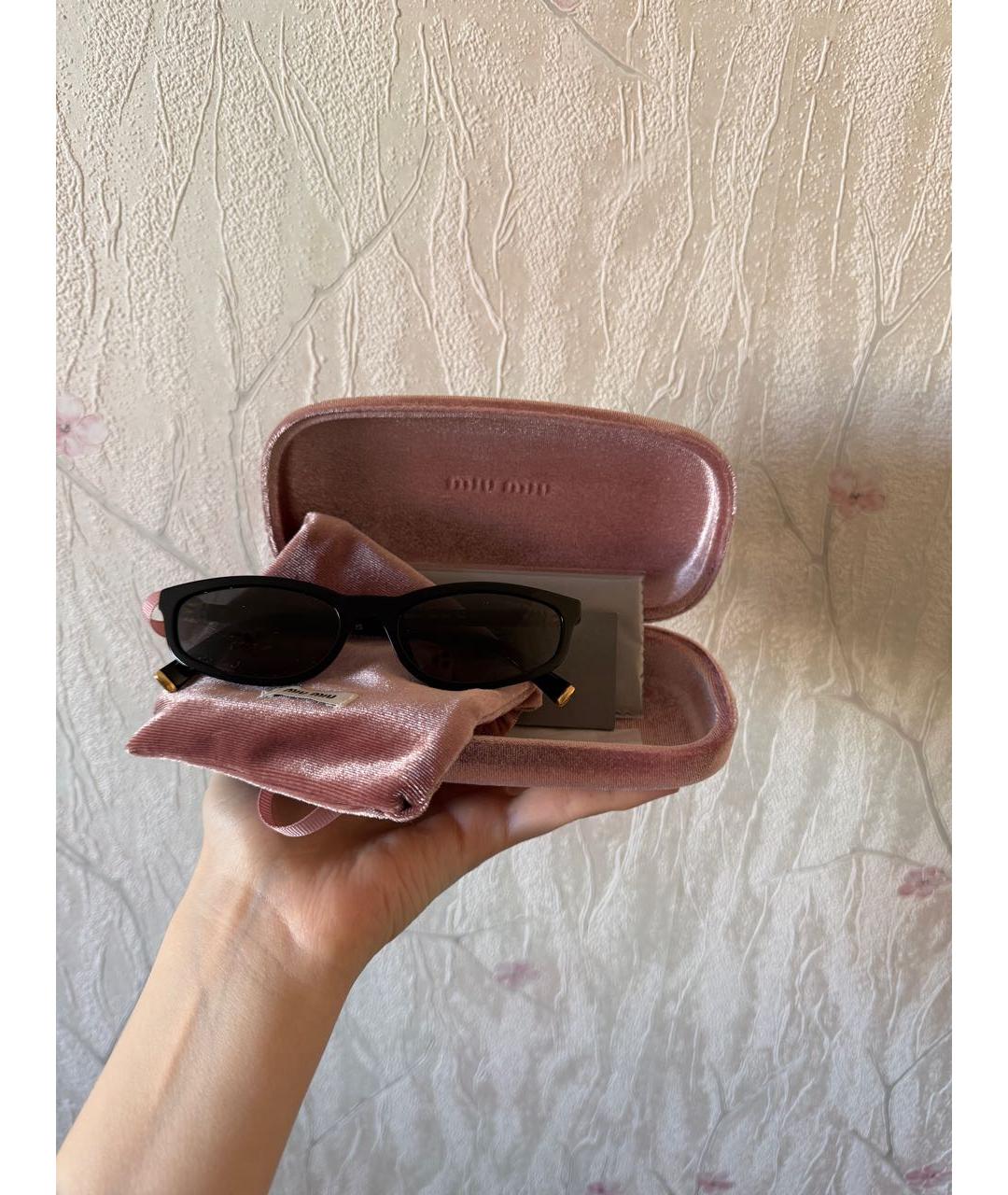 MIU MIU Черные пластиковые солнцезащитные очки, фото 4