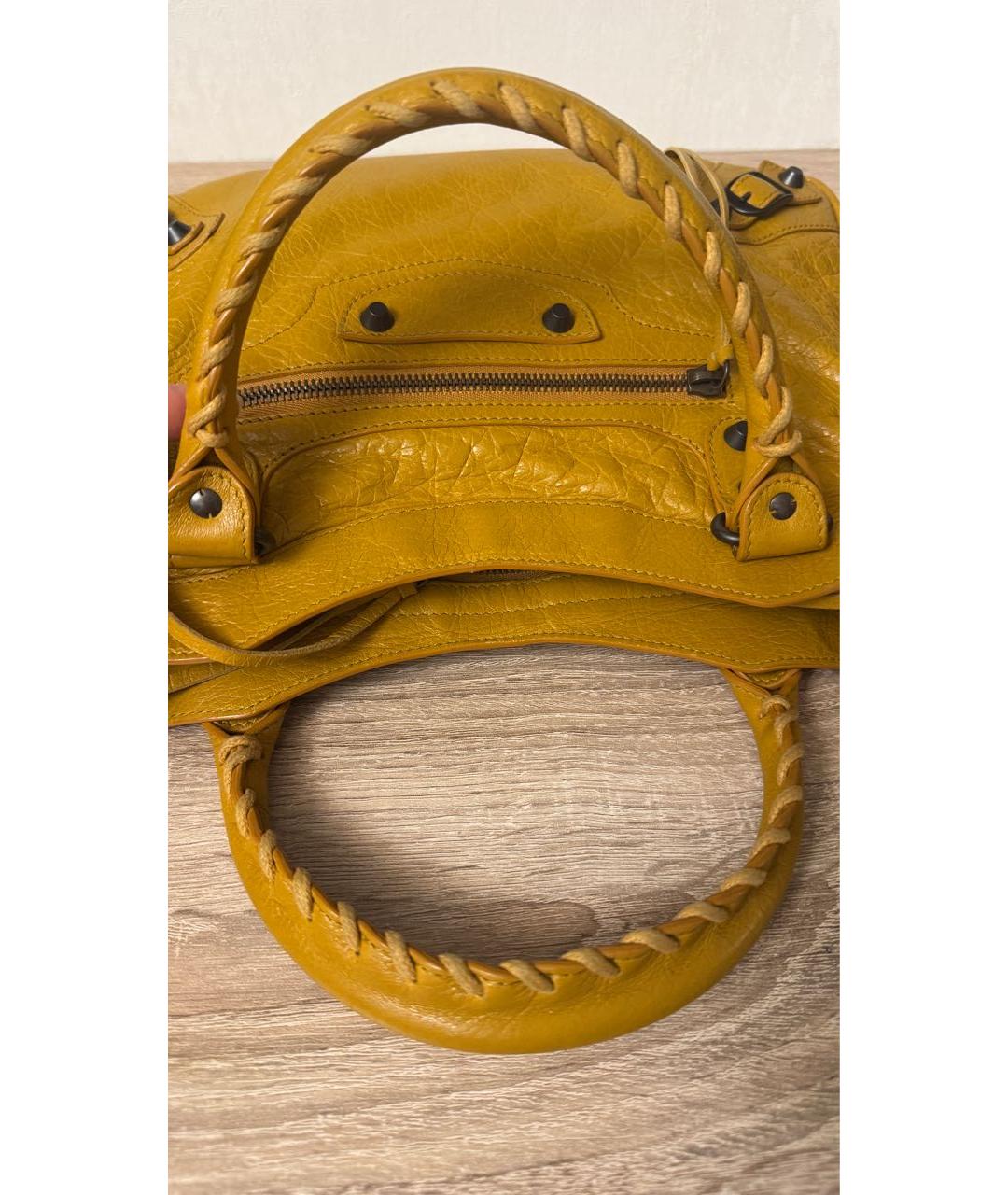 BALENCIAGA Кожаная сумка с короткими ручками, фото 3