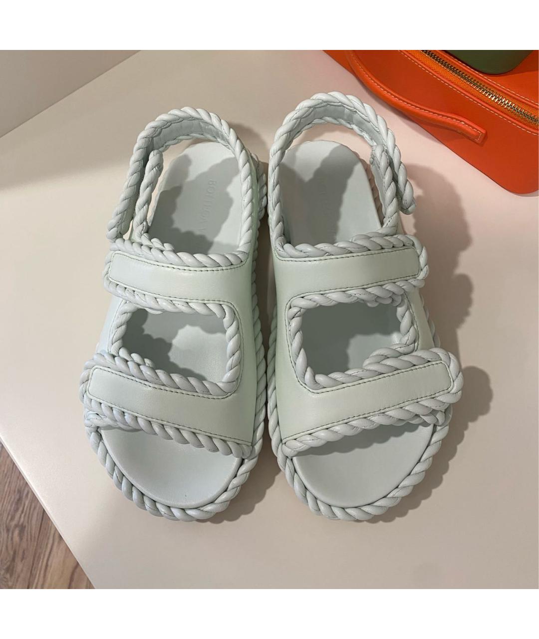 BOTTEGA VENETA Белые кожаные сандалии, фото 4