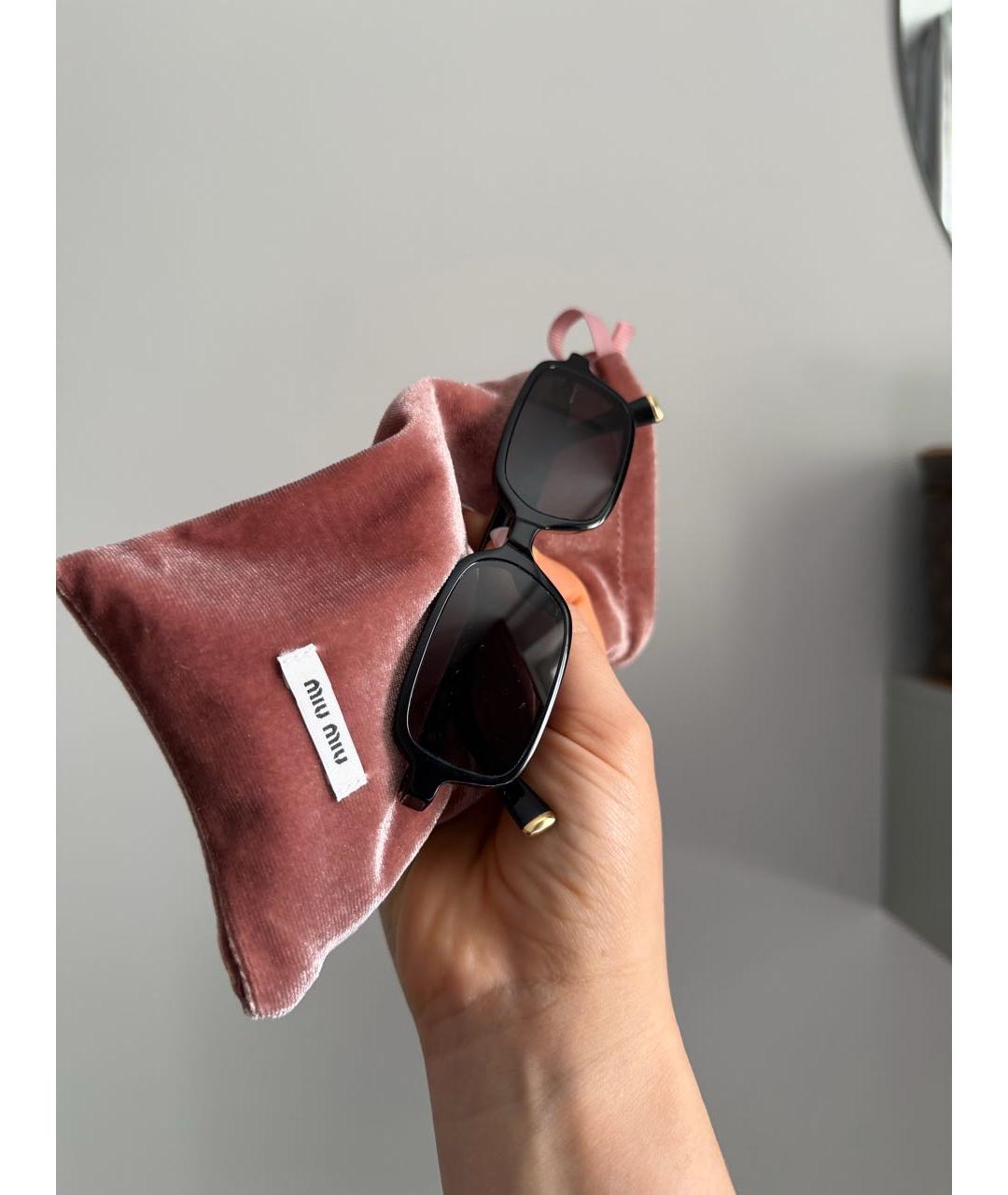 MIU MIU Черные пластиковые солнцезащитные очки, фото 2