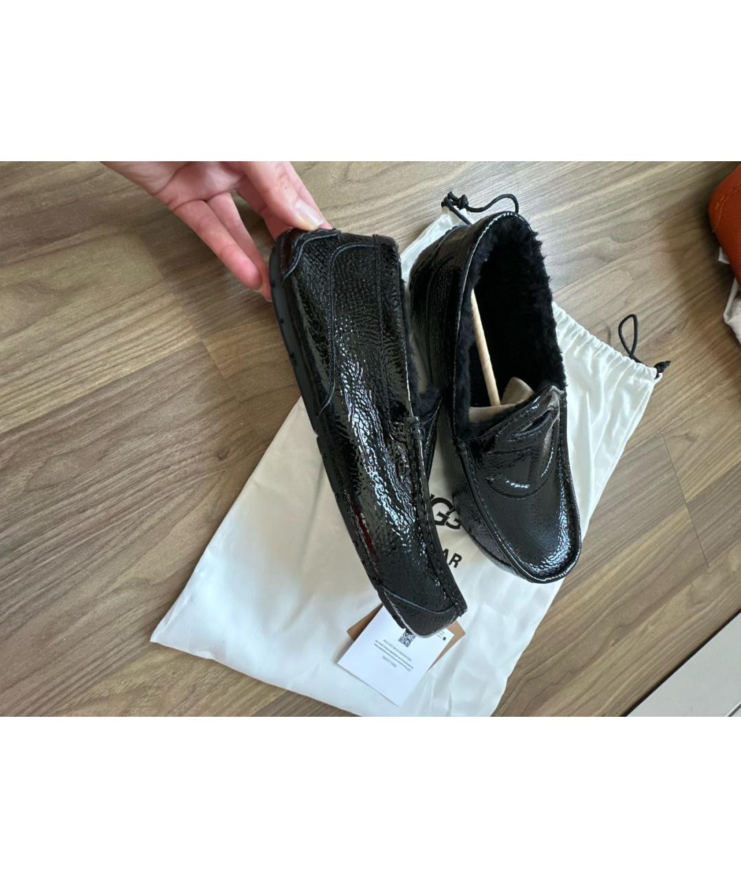 UGG AUSTRALIA Черные мокасины из лакированной кожи, фото 4