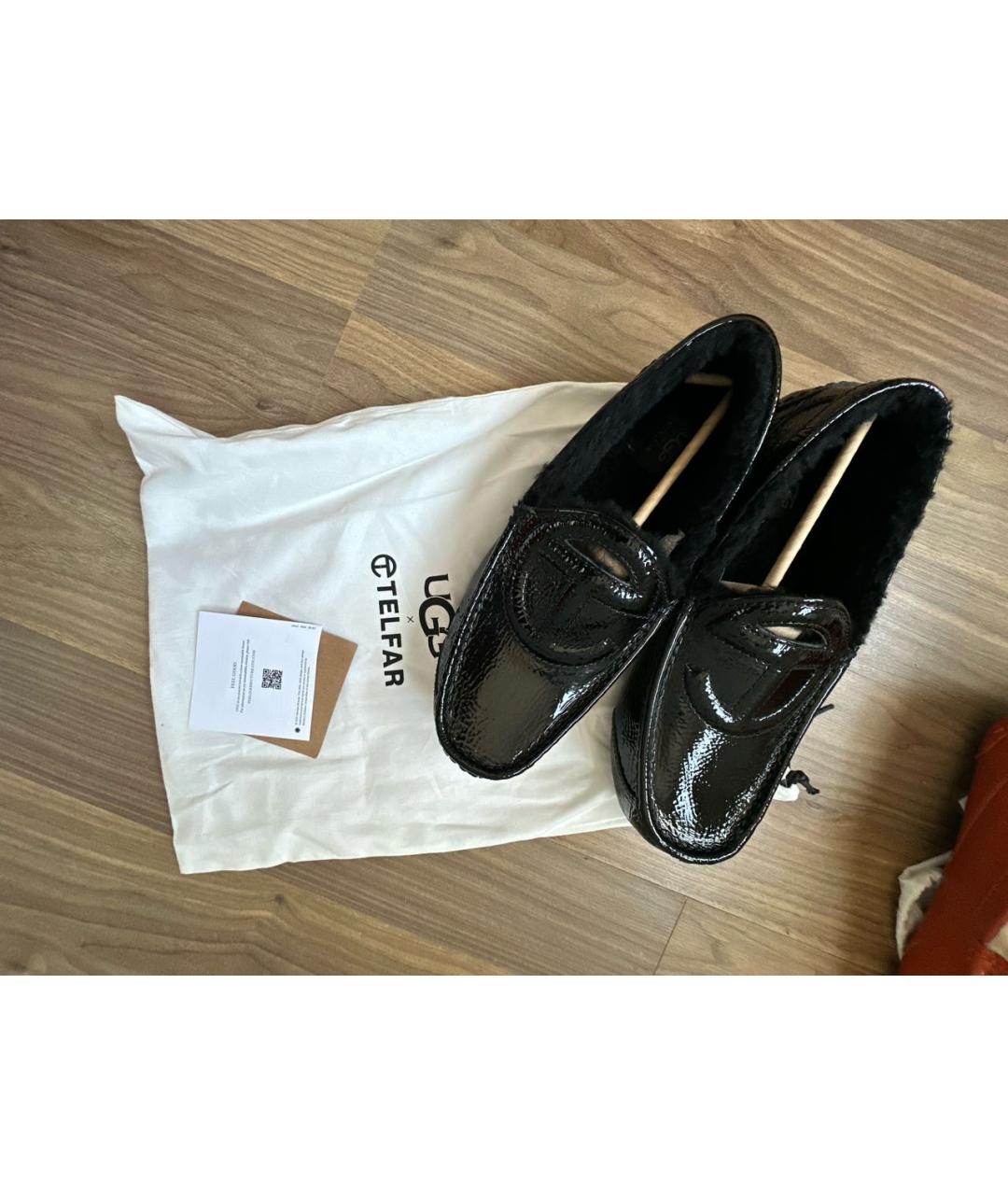 UGG AUSTRALIA Черные мокасины из лакированной кожи, фото 2