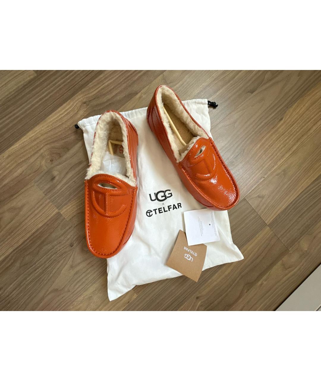 UGG AUSTRALIA Оранжевое мокасины из лакированной кожи, фото 2