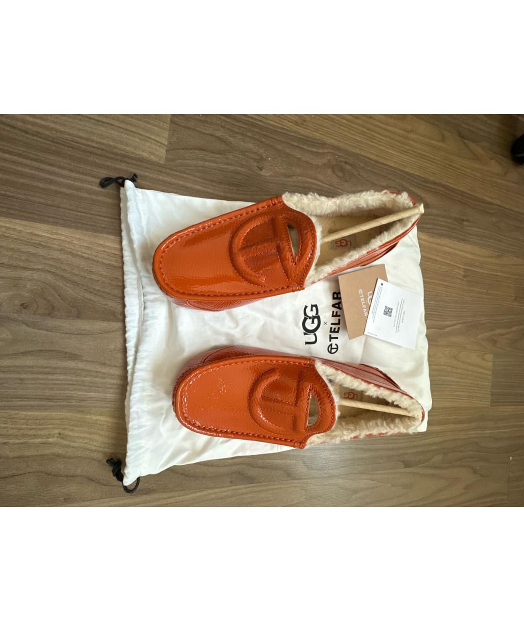 UGG AUSTRALIA Оранжевое мокасины из лакированной кожи, фото 2