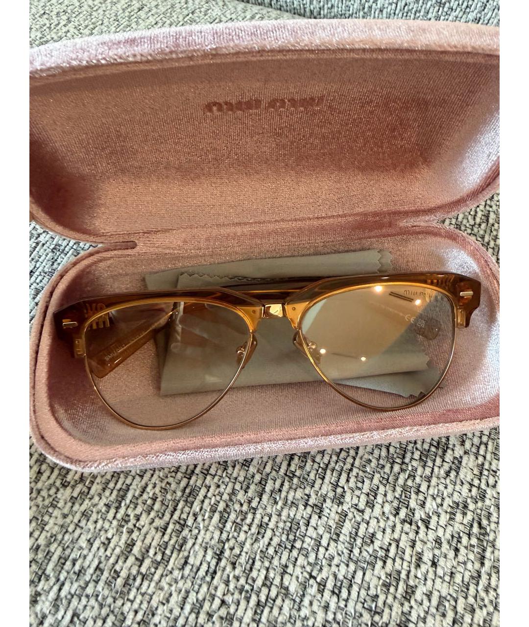 MIU MIU Коричневые пластиковые солнцезащитные очки, фото 4