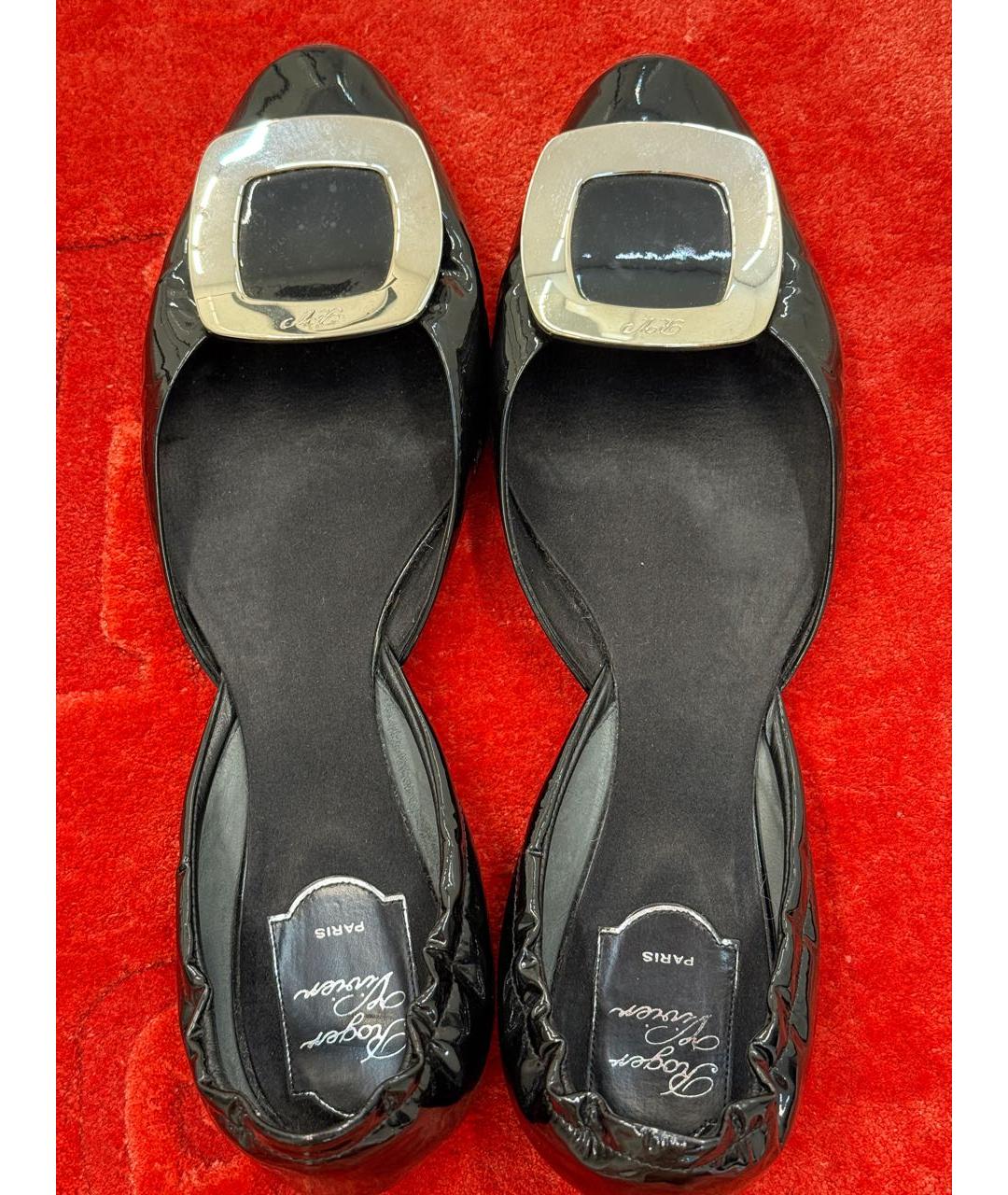 ROGER VIVIER Черные балетки из лакированной кожи, фото 2