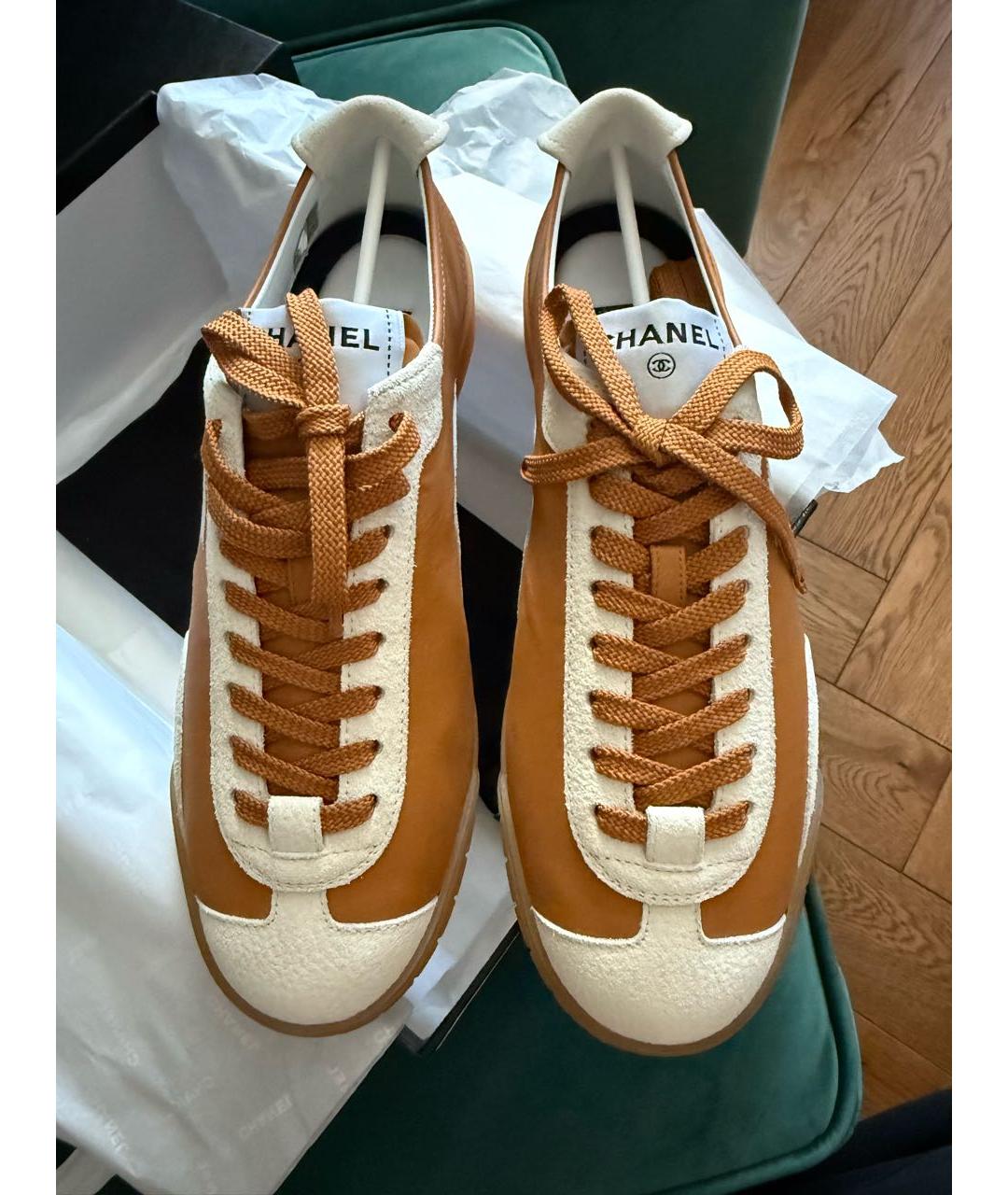 CHANEL Горчичные кожаные кеды, фото 2