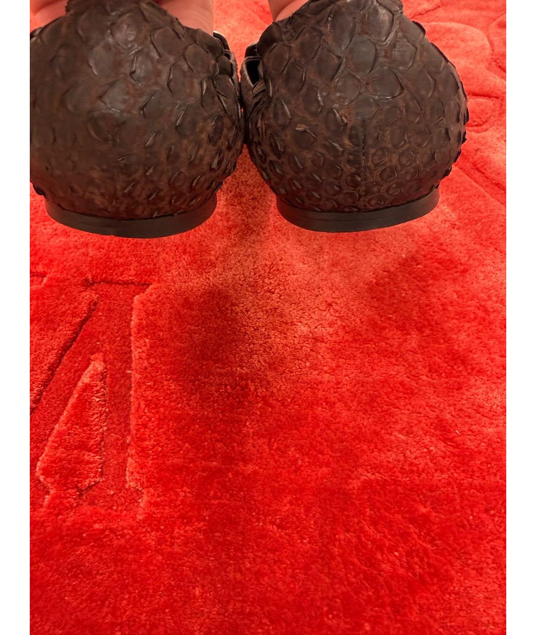 ROGER VIVIER Коричневые балетки из экзотической кожи, фото 4