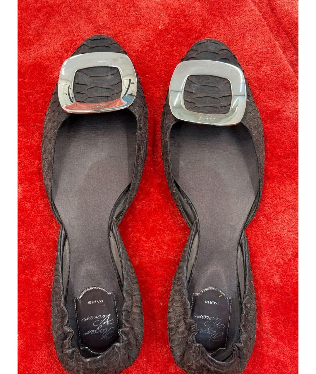 ROGER VIVIER Коричневые балетки из экзотической кожи, фото 3