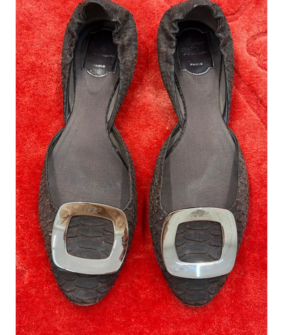 ROGER VIVIER Коричневые балетки из экзотической кожи, фото 2