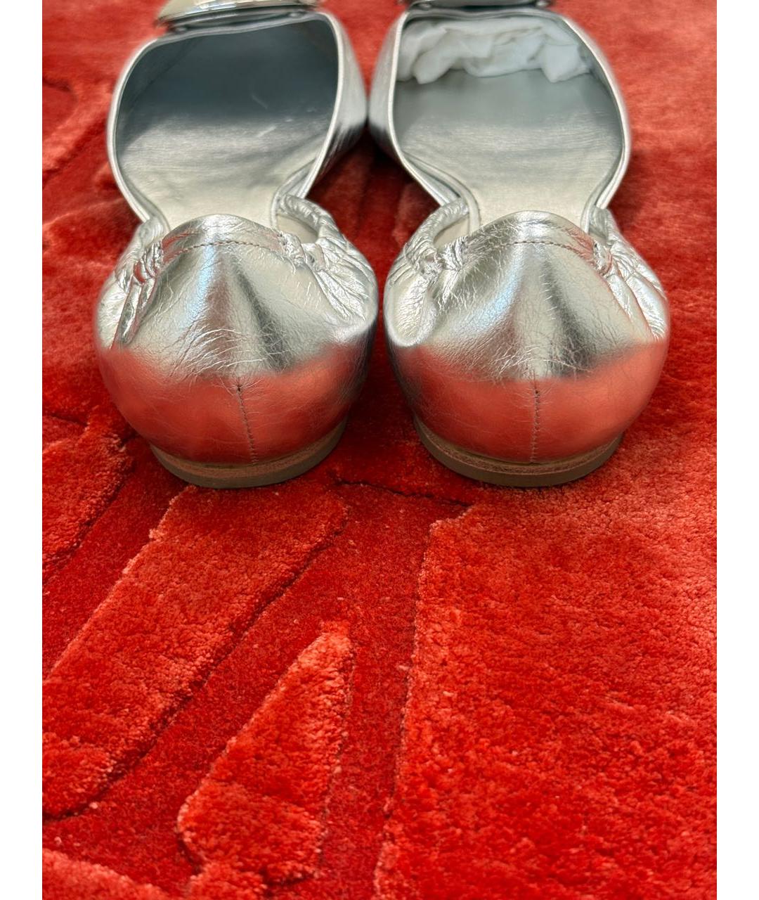 ROGER VIVIER Серебряные кожаные лодочки на низком каблуке, фото 3