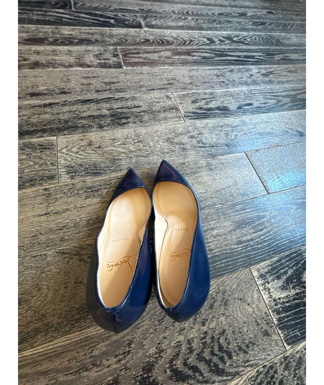 CHRISTIAN LOUBOUTIN Темно-синие туфли из лакированной кожи, фото 3