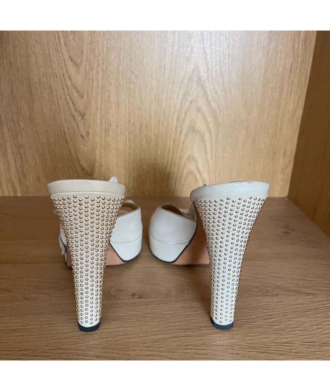 VERSACE Бежевые кожаные босоножки, фото 4