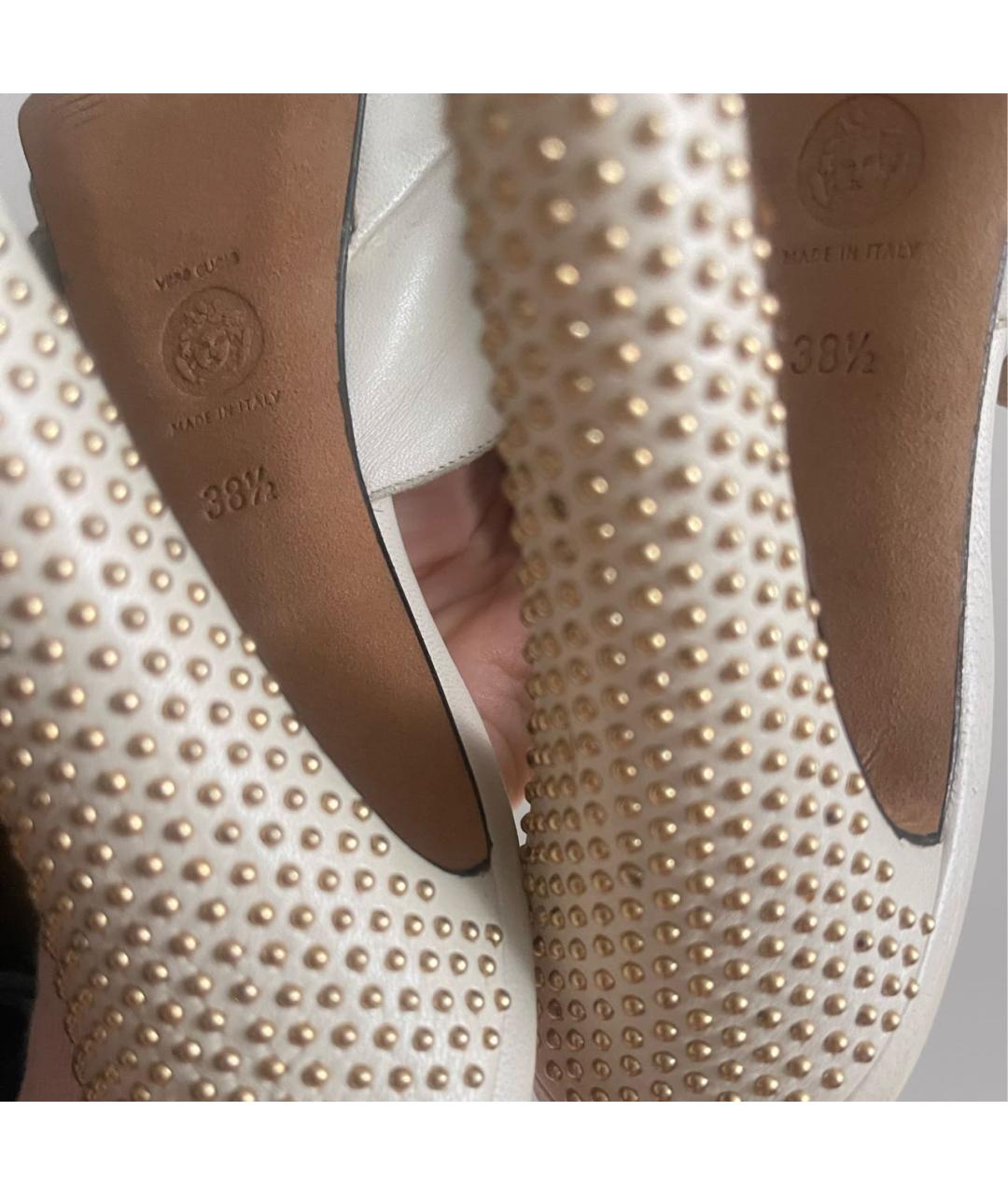 VERSACE Бежевые кожаные босоножки, фото 8