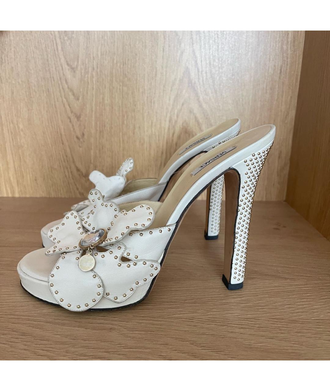 VERSACE Бежевые кожаные босоножки, фото 9