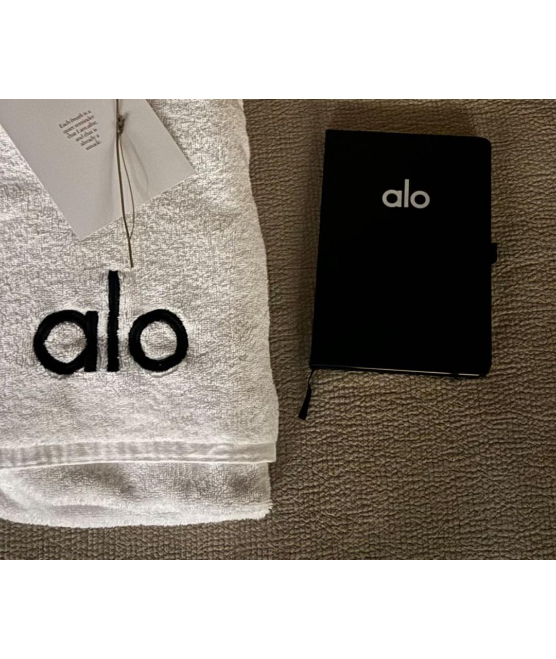 ALO YOGA Книга, фото 2