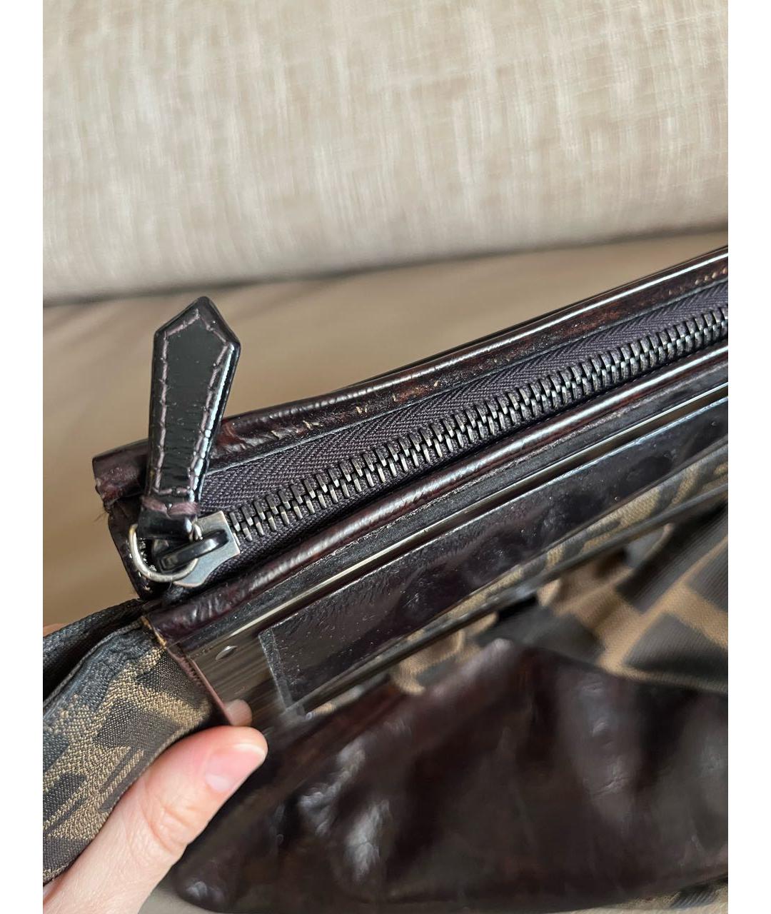 FENDI Коричневая сумка с короткими ручками из лакированной кожи, фото 6