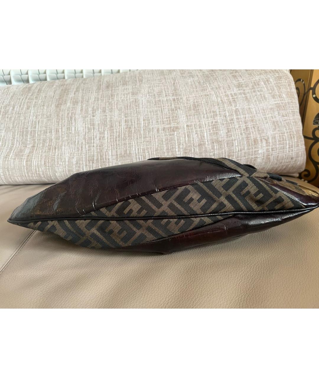 FENDI Коричневая сумка с короткими ручками из лакированной кожи, фото 3