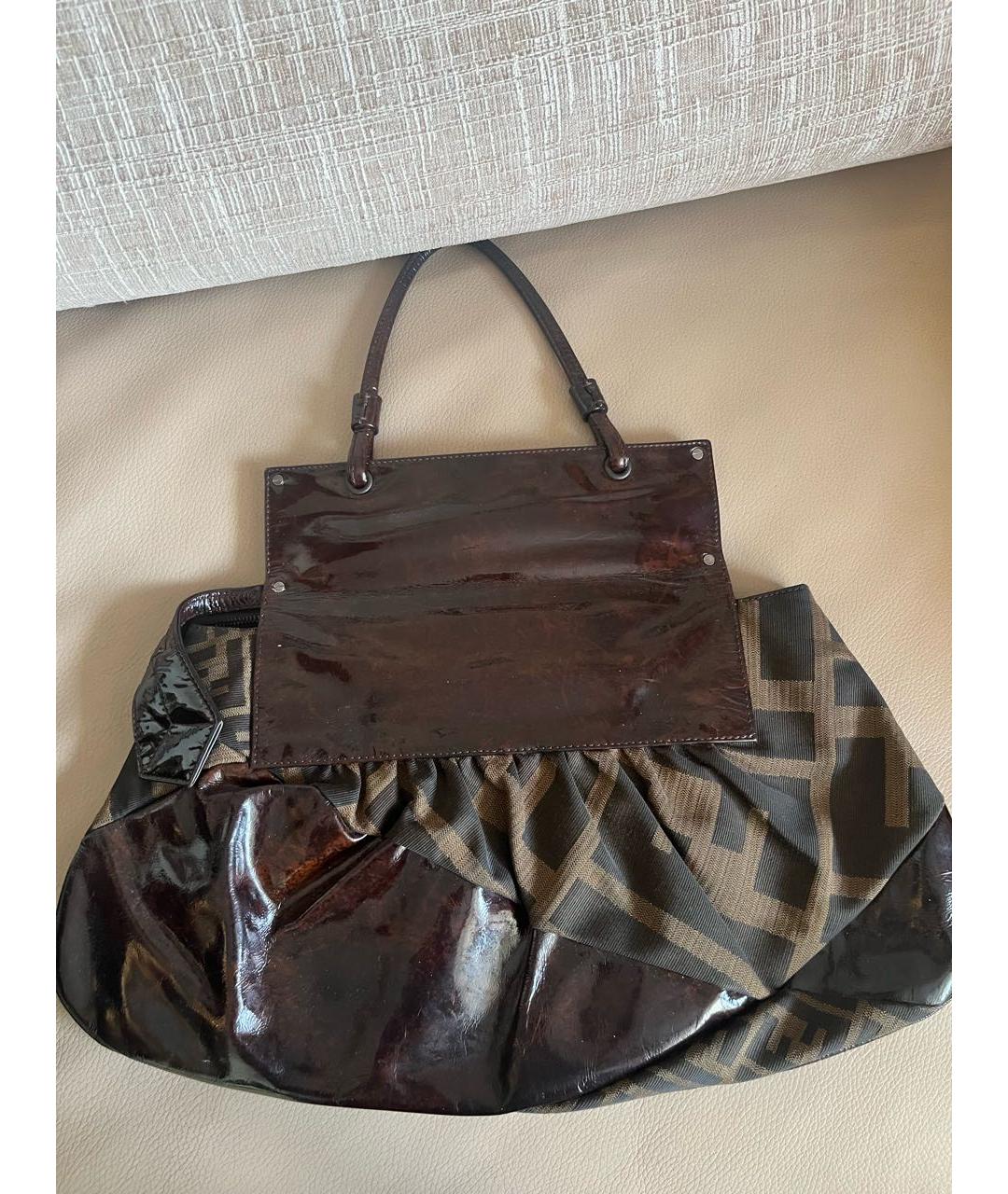 FENDI Коричневая сумка с короткими ручками из лакированной кожи, фото 7