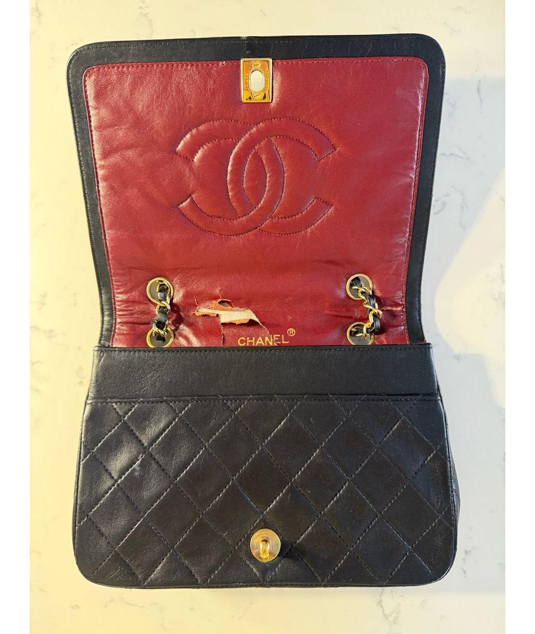 CHANEL Черная кожаная сумка с короткими ручками, фото 3