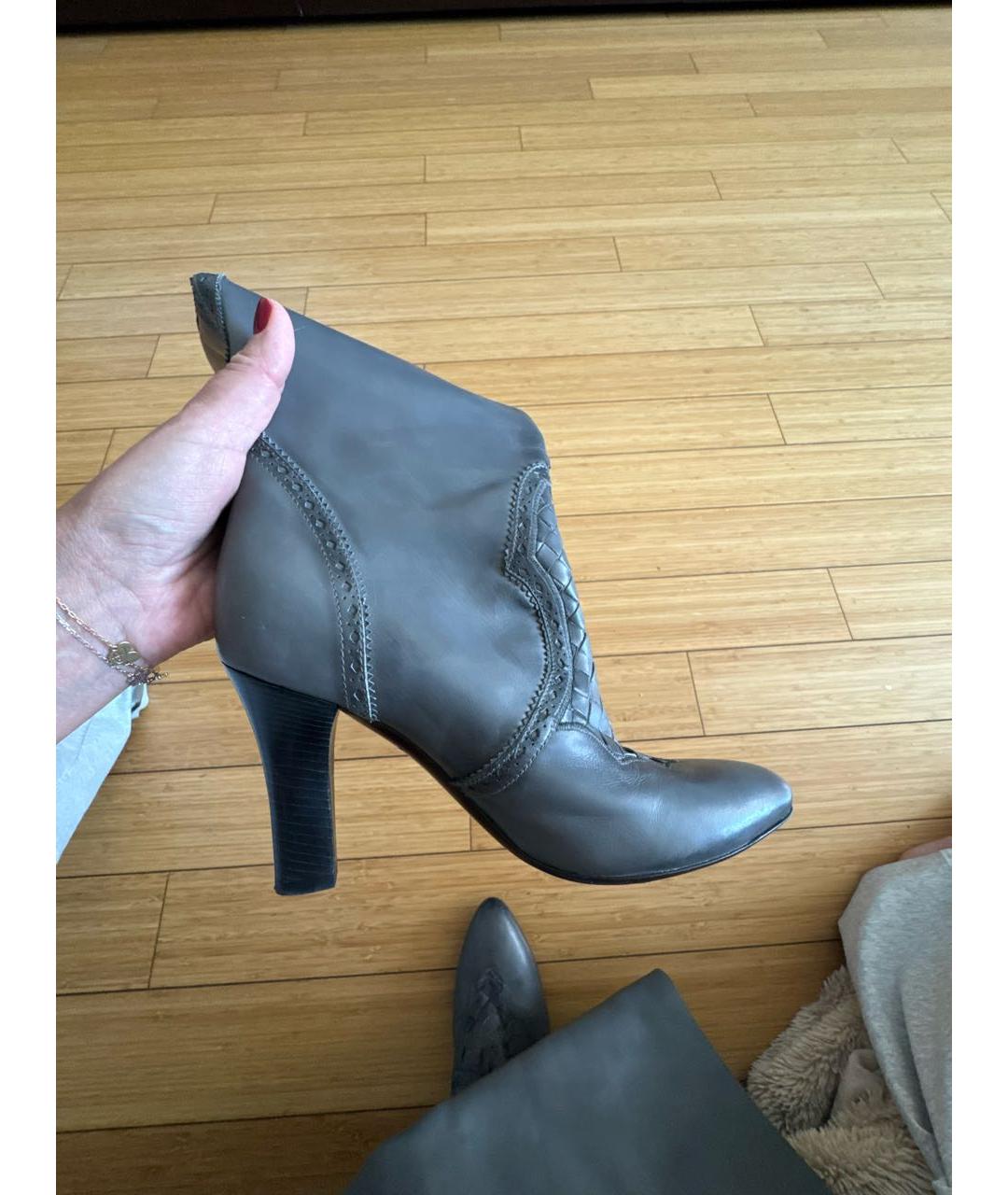 BOTTEGA VENETA Серые кожаные сапоги, фото 6