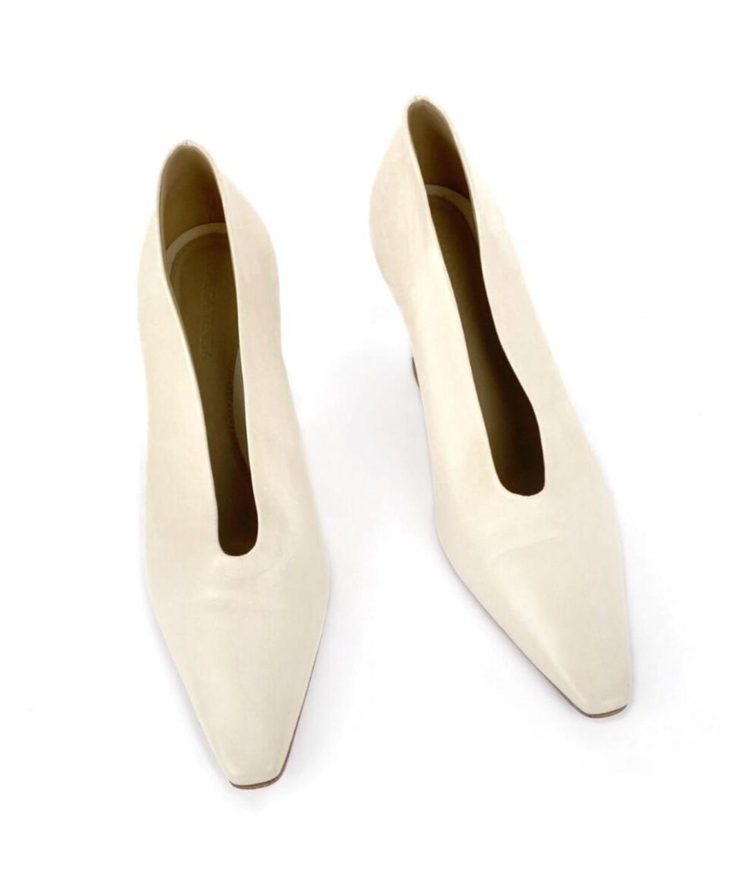 BOTTEGA VENETA Бежевые кожаные туфли, фото 2