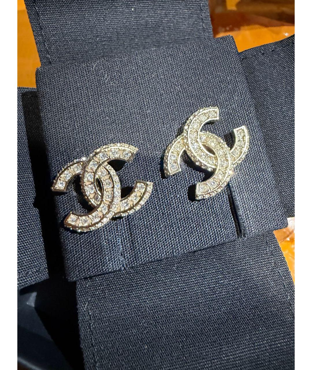 CHANEL Белые серебряные серьги, фото 7