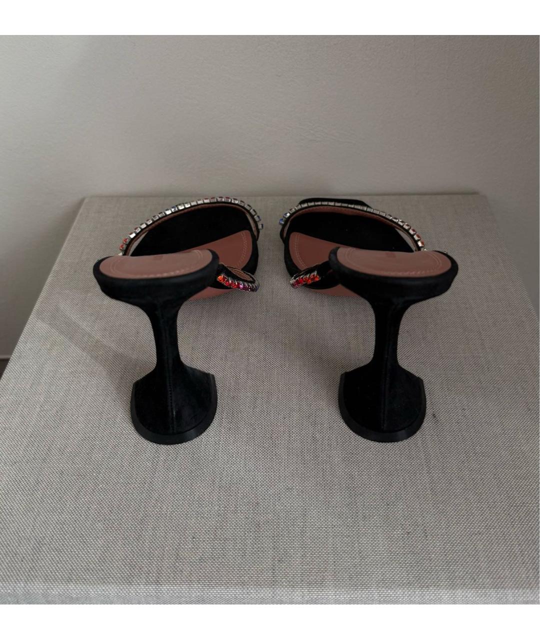 Amina Muaddi Черные замшевые босоножки, фото 4