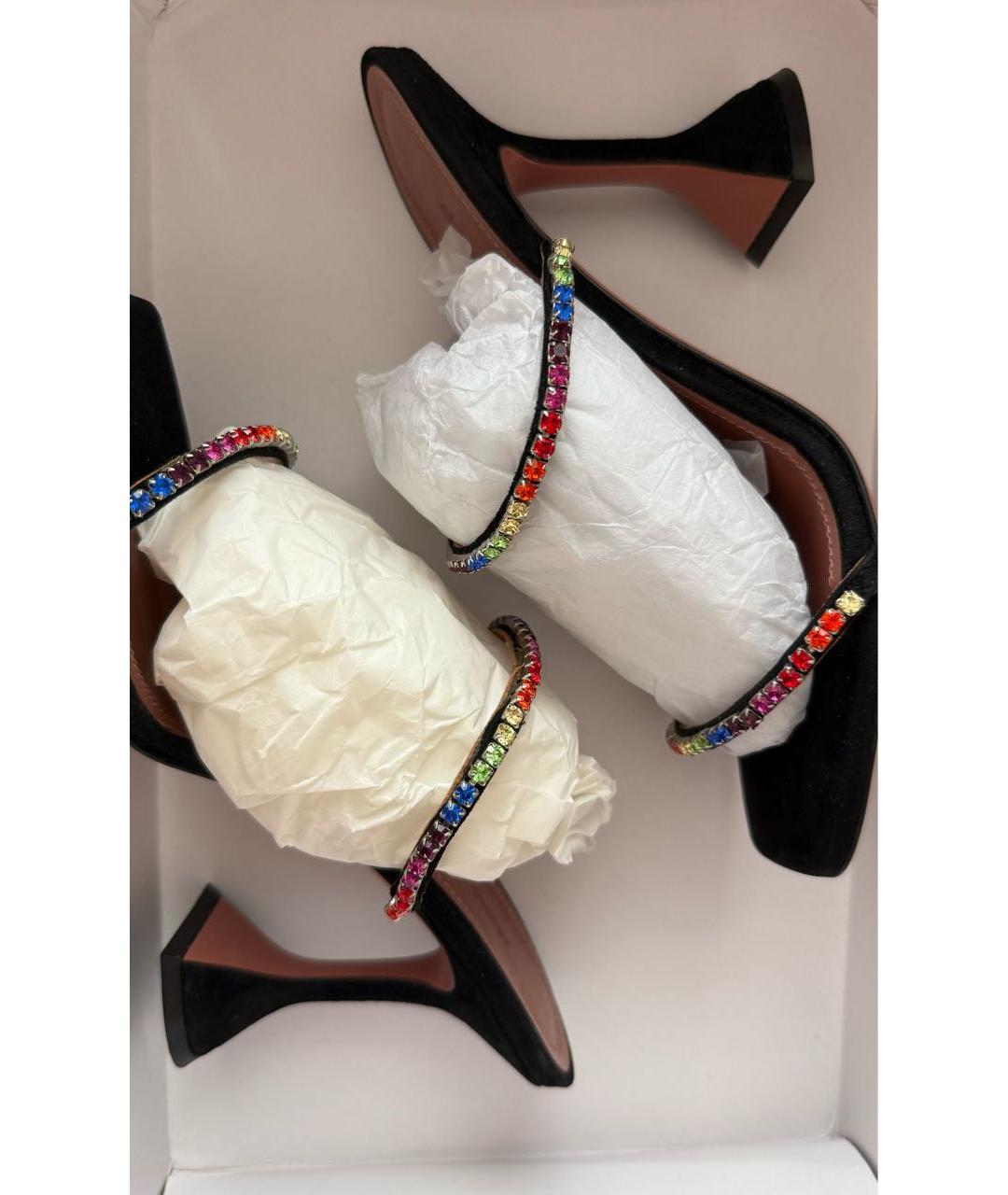 Amina Muaddi Черные замшевые босоножки, фото 5