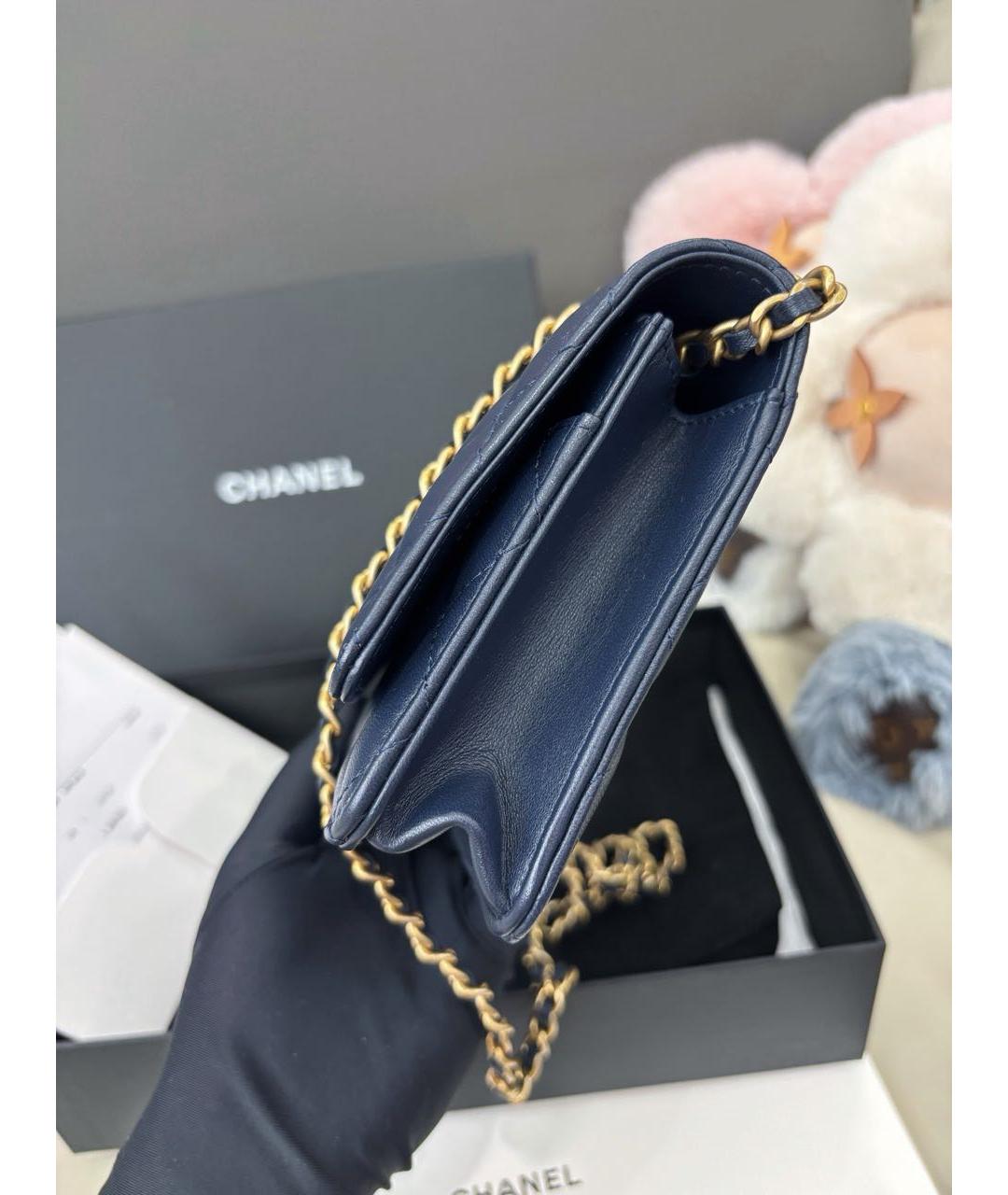 CHANEL Темно-синяя кожаная сумка через плечо, фото 3